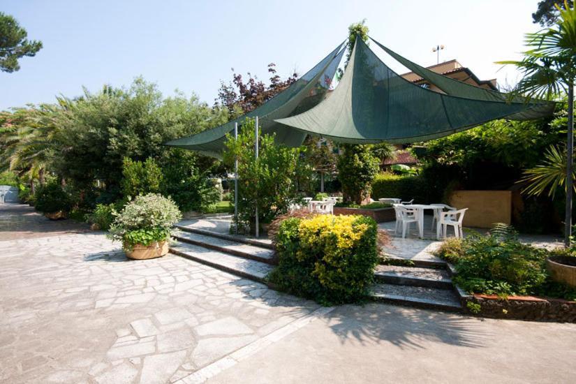Hotel Gemma Del Mare Marina di Pietrasanta Exterior foto